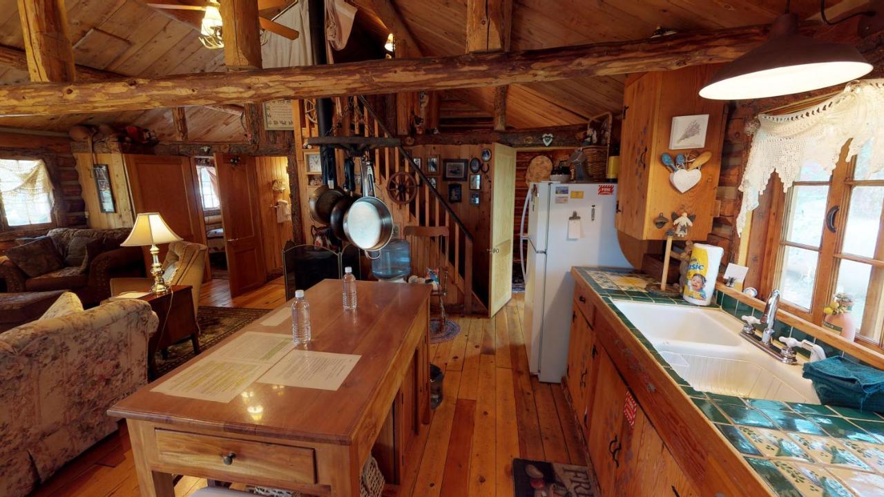 Cabin By The Creek With High Speed Wifi レッドリバー エクステリア 写真